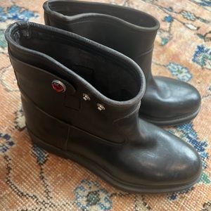 Golden goose boots, good condition.